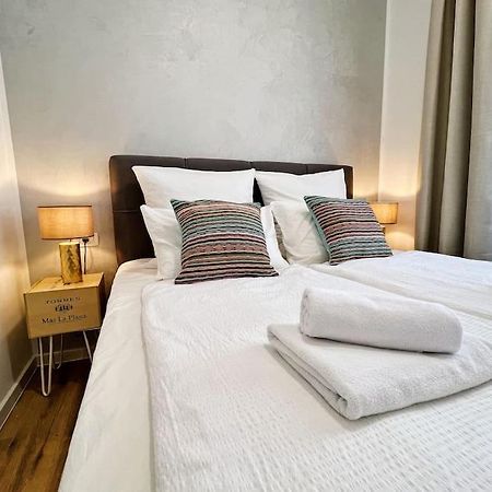 Chariming And Comfy Studio Apartment พูลา ภายนอก รูปภาพ