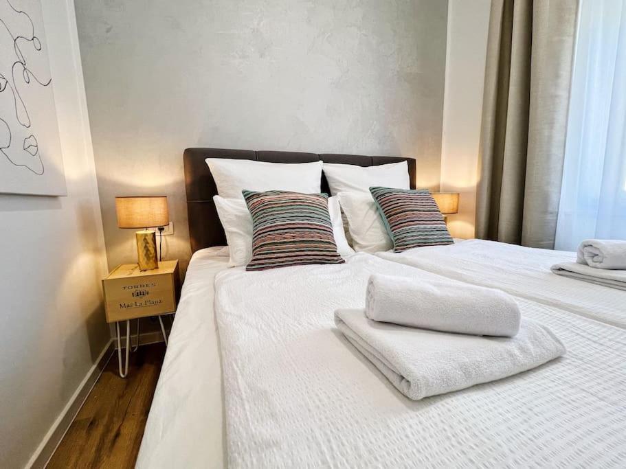 Chariming And Comfy Studio Apartment พูลา ภายนอก รูปภาพ