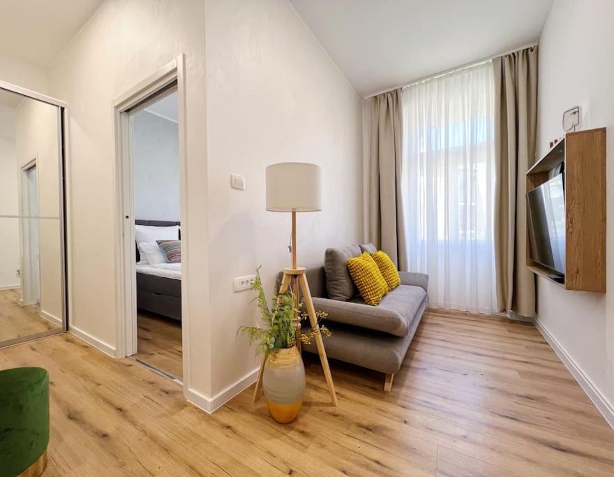 Chariming And Comfy Studio Apartment พูลา ภายนอก รูปภาพ